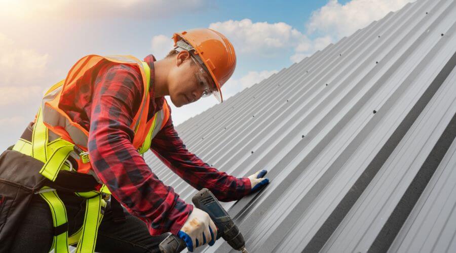 Professional gutter cleaning in Reubens, ID